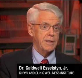 Dr. Caldwell Esselstyn, Jr. - von der Seite CNN - http://livinlavidalowcarb.com/blog/china-study-author-t-colin-campbell-says-low-carb-health-claims-based-on-belief-and-not-long-term-science/6322