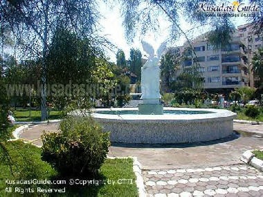 Springbrunnen im Park von Kusadasi