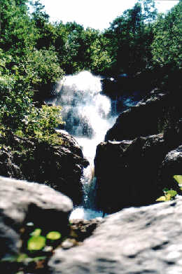 Beim Wasserfall