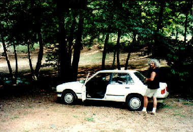 Mehmet und sein schneeweisser BMW