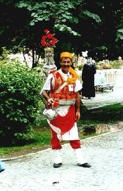 ein Wasserverkäufer wie sie früher in Istanbul zu finden waren