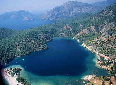 Ölüdeniz Bucht hinter Kumburnu