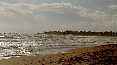 Der Strand in Richtung West