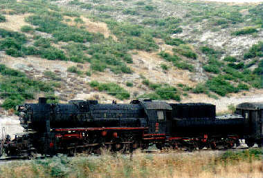 unterwegs begegnen wir einer
nostalgischen Eisenbahn...